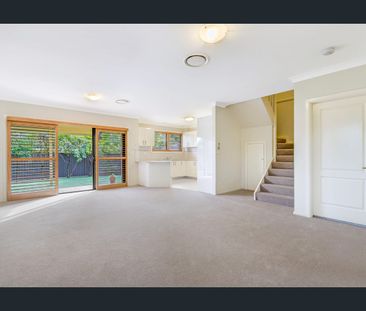 Contemporary 3-Bedroom with Easy Living - Photo 1