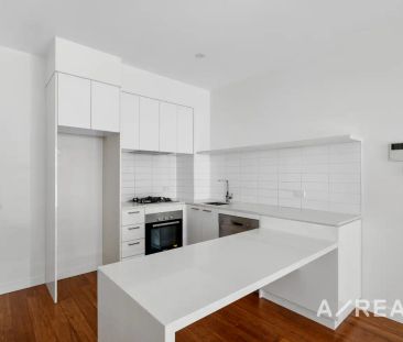 “Bright and Modern Apartment with Exceptional City Access” - Photo 3