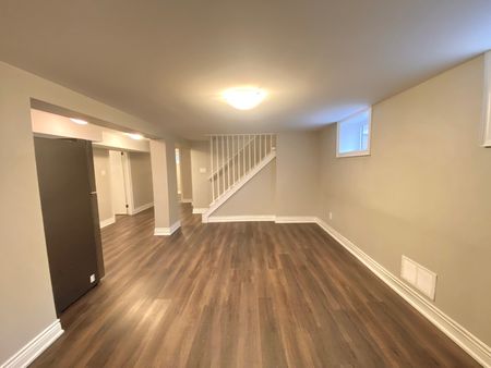 $1,995 / 3 br / 1 ba / 900 sqft 3BR Duplex in Brantford - Photo 4