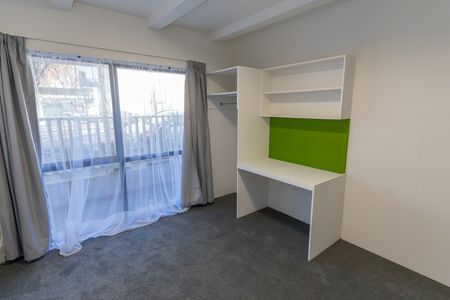 On-Campus Flat – Opposite Uni Library. Available for 2025 only! - Photo 4
