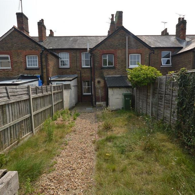 2 bedroom terraced house to rent - Photo 1