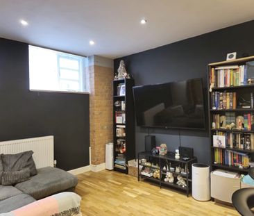 1 Bed Terraced House, Pemberton, B18 - Photo 1