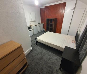 9 bedroom house share to rent - Photo 1