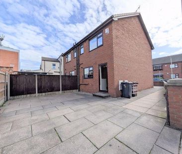 3 bedroom semi-detached house to rent - Photo 2