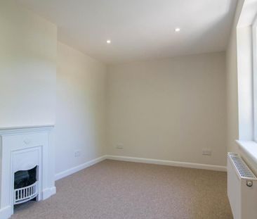 2 bedroom semi-detached house to rent - Photo 3