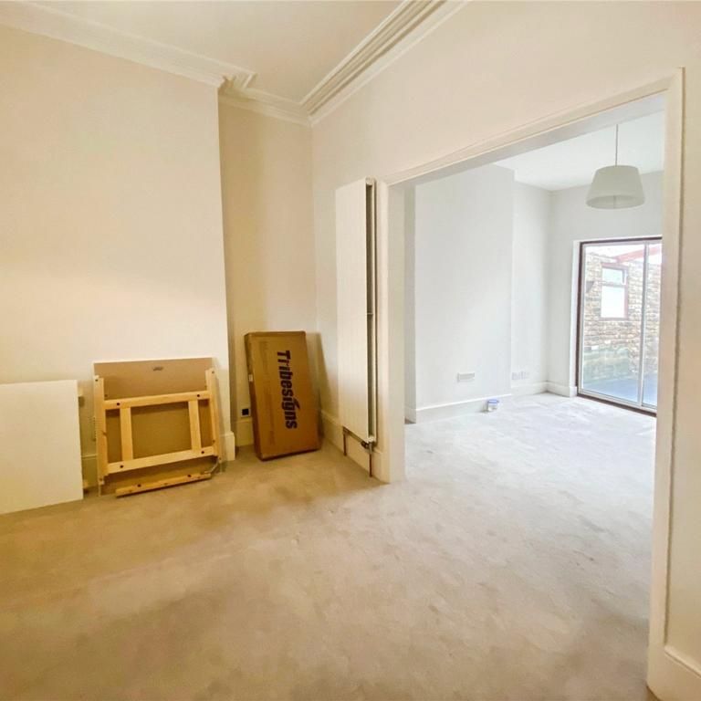 3 bedroom semi-detached house to rent - Photo 1