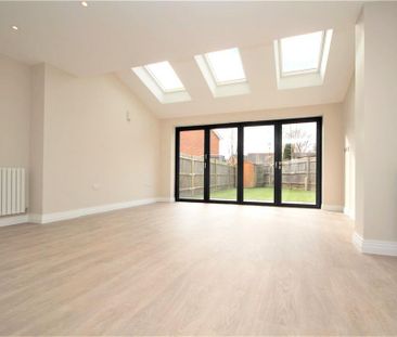 4 bedroom semi-detached house to rent - Photo 2