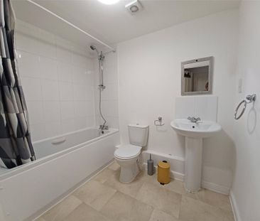 2 bedroom apartment to rent - Photo 6