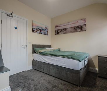 1 bedroom in a house share to rent - Photo 5