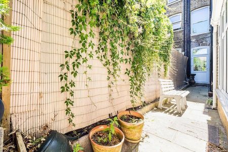 House share to rent - Photo 2
