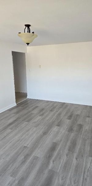 5 1/2 à louer - Ahuntsic - proche de tous les services - Photo 1