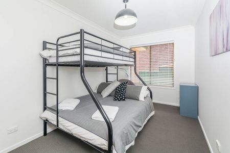 4 Bedroom Waterfront - Photo 4