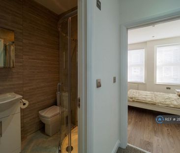 1 bedroom in a flat share to rent - Photo 1