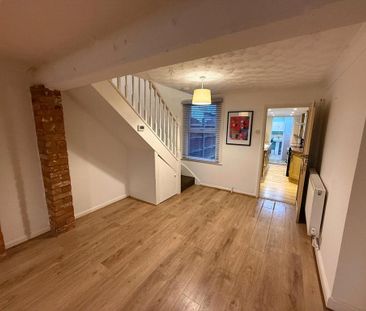 2 bedroom end of terrace house to rent - Photo 1