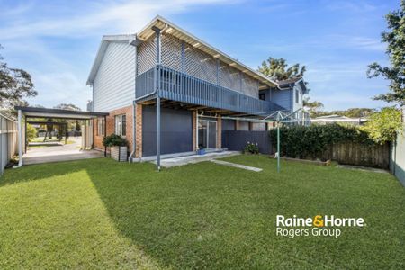 Private 3-Bedroom Downstairs Unit - Photo 2