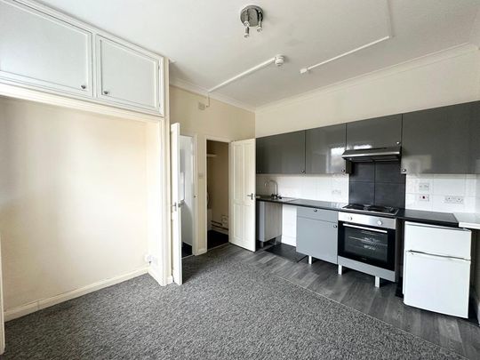 1 Bedroom Studio To Rent - Photo 1