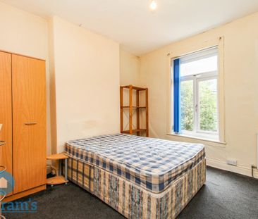 5 bed Semi-Detached House for Rent - Photo 6