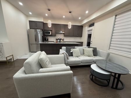 For Lease - 70 FRUITFUL Crescent, Whitby, Ontario - Photo 2