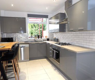 3 bedroom terraced house to rent - Photo 3
