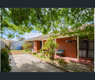 13 Gipps Crescent, Cranbourne North, Vic 3977 - Photo 1