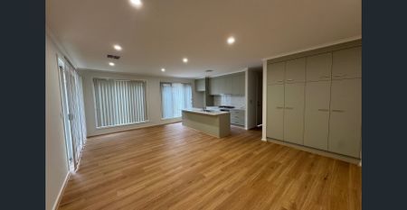 Brand-New Family Home in Riverlea Park - Photo 4