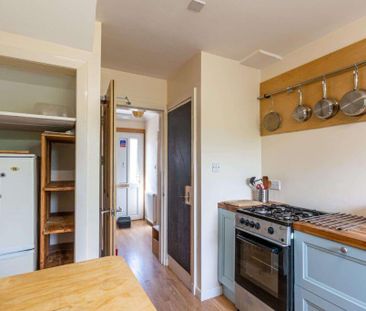 4 bedroom semi-detached house to rent - Photo 1