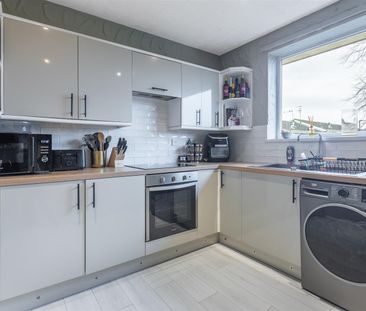 2 bed flat to rent in Lowbiggin, Newcastle Upon Tyne, NE5 - Photo 6