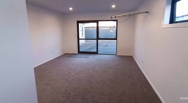 BRAND NEW Studio Flat - Photo 1