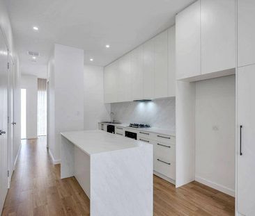 Brand New Terrace Home-stunning oversized kitchen with stone bencht... - Photo 6