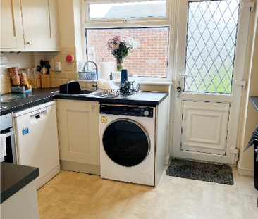 3 bedroom semi-detached house to rent - Photo 6