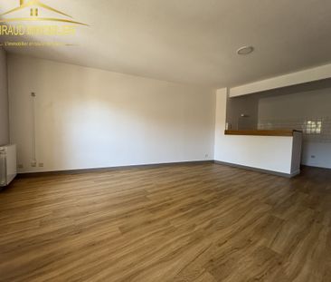 Location Appartement 3 pièces 68m² CHARLIEU 42190 - Photo 1