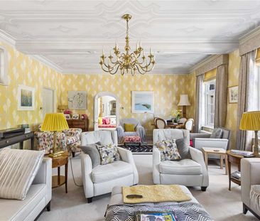 A beautifully presented character home with versatile accommodation... - Photo 2