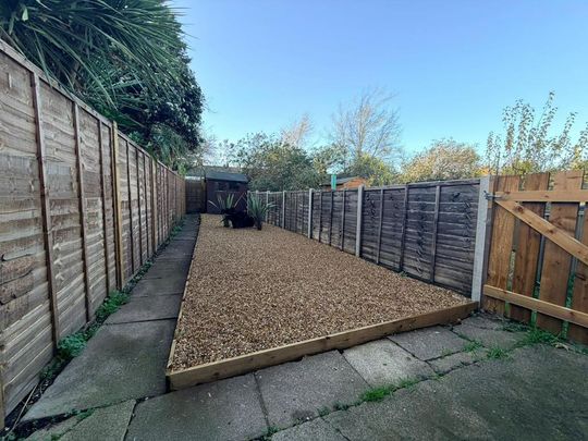 2 bedroom terraced house to rent - Photo 1