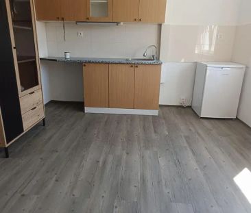 Pronájem bytové jednotky o dispozici 1+kk, ul. Nádražní, Benešov na... - Photo 4