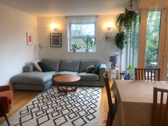 2 Bed Flat, Holden Avenue, N12 - Photo 1