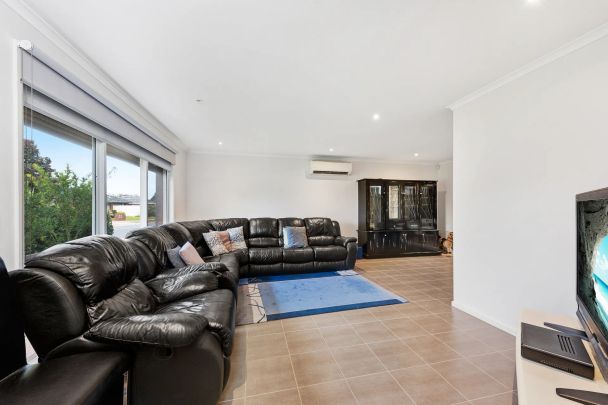 24 Loyola Road, Werribee. - Photo 1