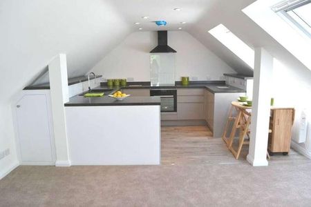 Station Road, Chinnor, Oxfordshire, OX39 - Photo 4