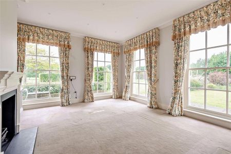 6 bedroom detached house to rent - Photo 2