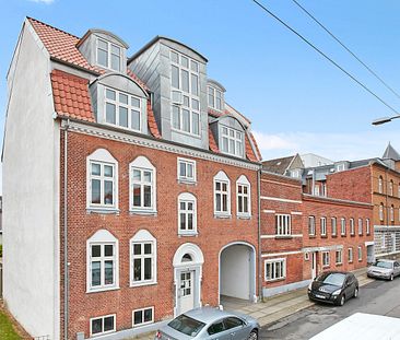 2 værelses lejlighed på 54m2 med altan - Photo 1