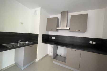 Libre DECEMBRE - Appartement T2 avec terrasse et place de pa - Photo 5