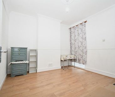 4 bedroom terraced house to rent - Photo 3