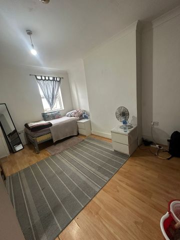 Room in a Shared Flat, High Street, SE20 - Photo 4