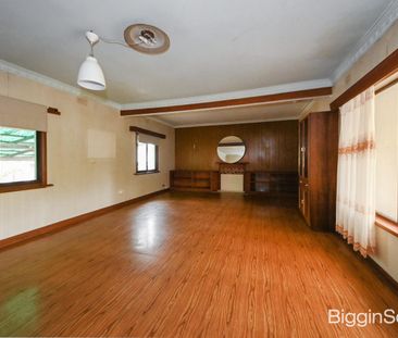 Charming 2-Bedroom Home in Prime Burwood Location - Photo 4