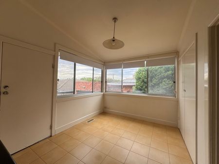 34 Hoffmans Road, Essendon VIC 3040 - Photo 2