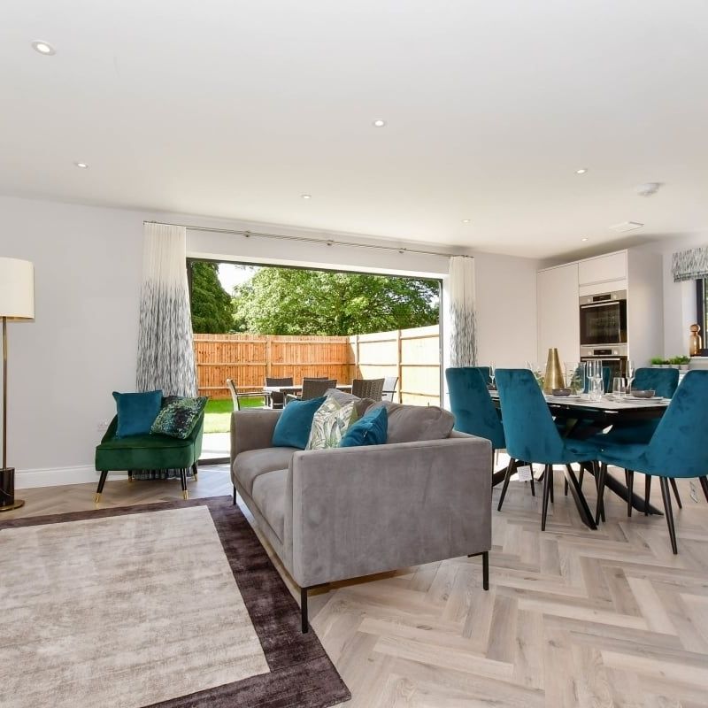 4 bedroom end of terrace house to rent - Photo 1