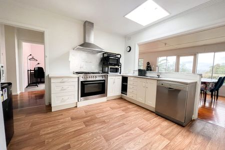 28 Rhonda Street, Rosanna, VIC 3084 - Photo 4