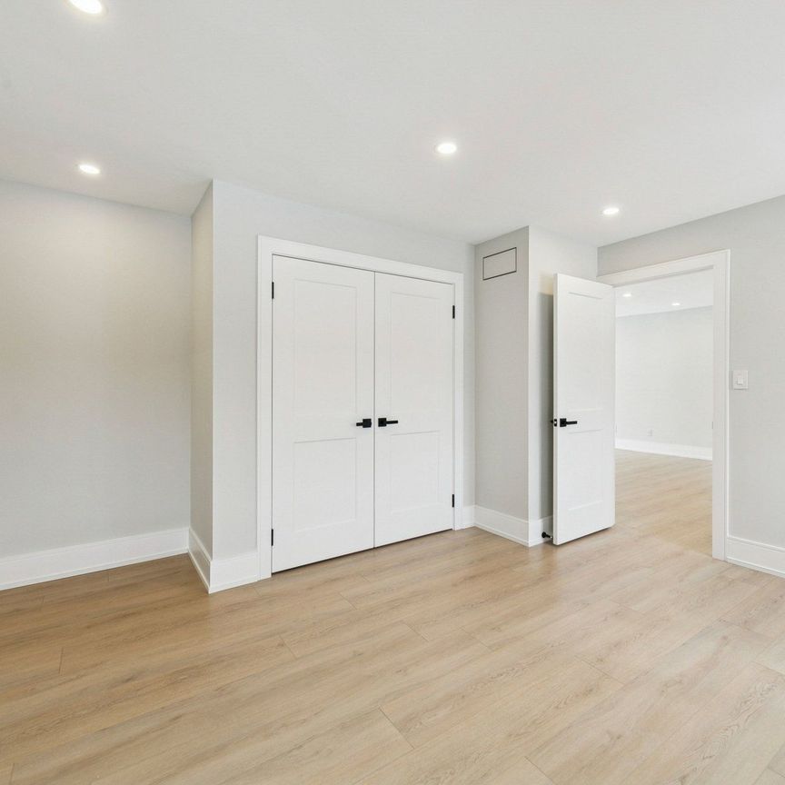 For Lease - 260 Hillside Drive, Mississauga, Ontario - Photo 1