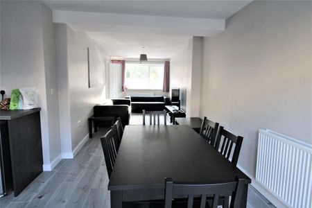 6 bedroom private hall to rent - Photo 2