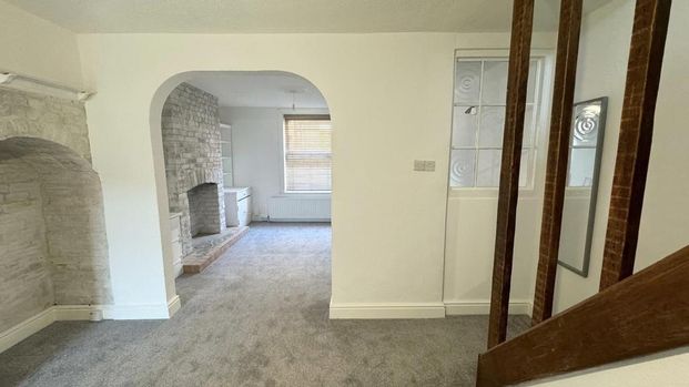 2 bedroom terraced house to rent - Photo 1