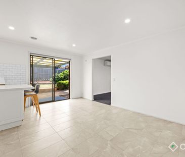 Neat & Comfortable Living in a Quiet Narre Warren Location - Photo 2